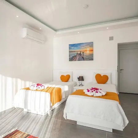 2 Bedroom With Pool - 9136 Villa Kalkan