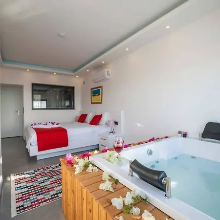 2 Bedroom With Pool *