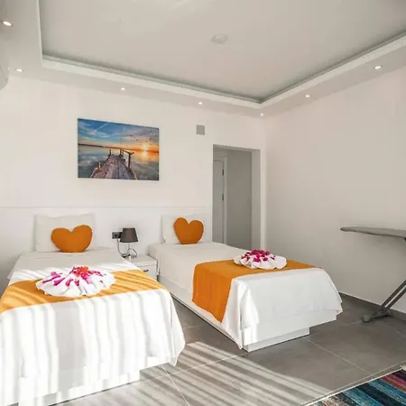 2 Bedroom With Pool - 9136 *