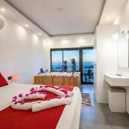 2 Bedroom With Pool - 9136 *