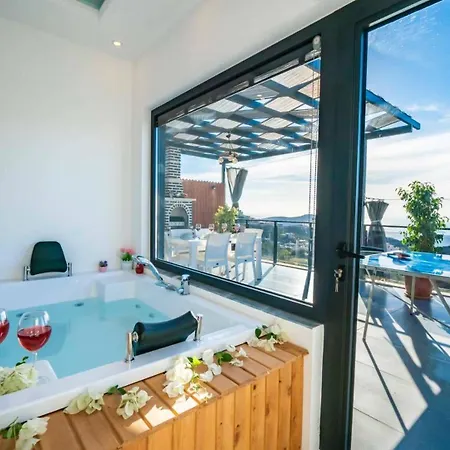 2 Bedroom With Pool וילה *