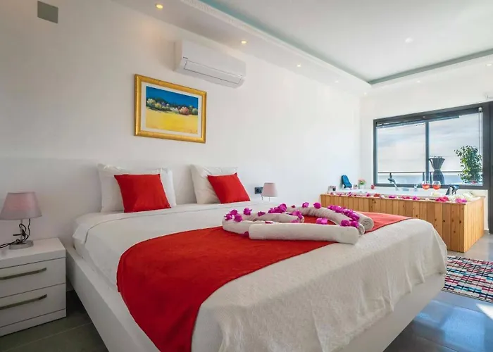 Вилла 2 Bedroom With Pool