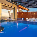 2 Bedroom With Pool