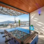 2 Bedroom With Pool ヴィラ